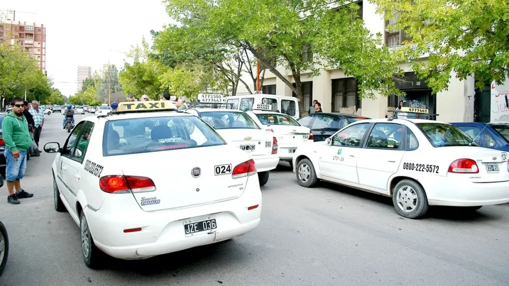 Bronca con los Uber: qué pasará en la región con las apps de viaje