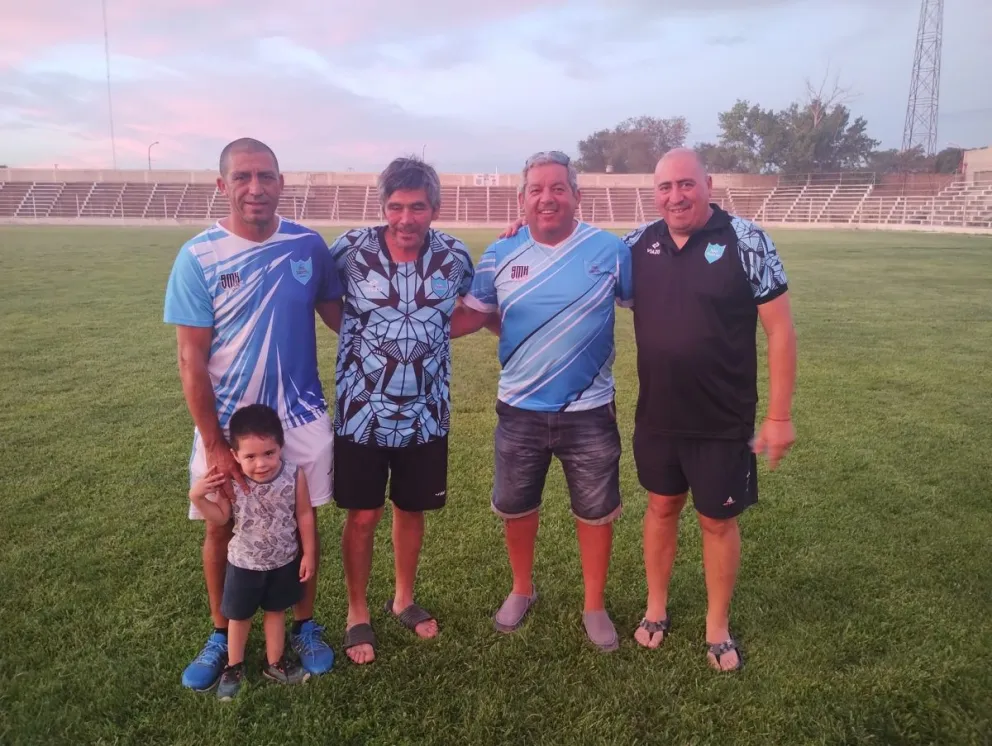 Bomba en el fútbol local: Bastías llegó al club San Martín