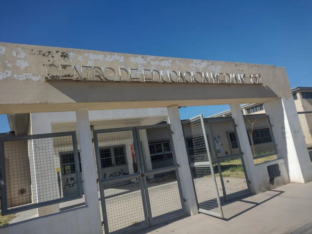 La Unter reclama por el estado de las escuelas en Cipolletti