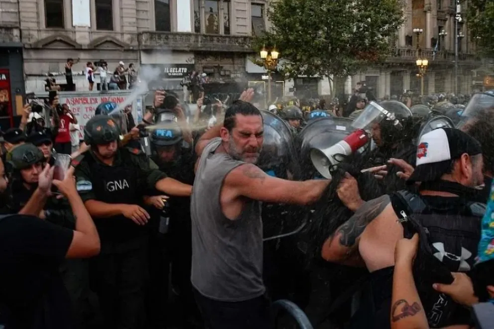 Denuncia penal contra manifestantes por disturbios en Congreso