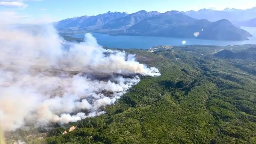 El incendio forestal ya arrasó con más de 3 mil hectáreas en Los Alerces