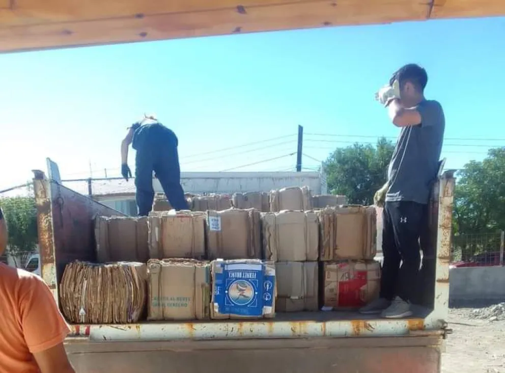 Una localidad sureña impulsa el reciclaje enviando más de 1400 kilos de cartón a Cipolletti