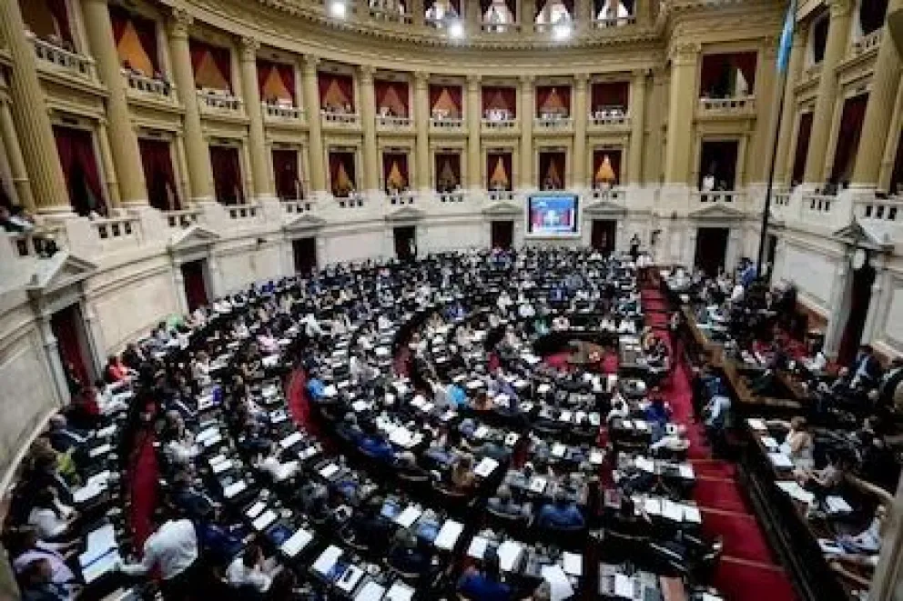 Este martes sigue el debate de la Ley Ómnibus: ¿A qué hora comienza?
