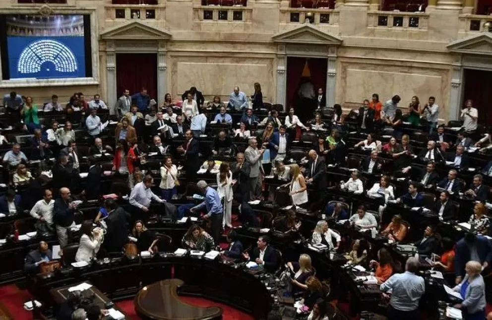 La Libertad Avanza pidió levantar la sesión de la Ley Ómnibus y vuelve a comisión