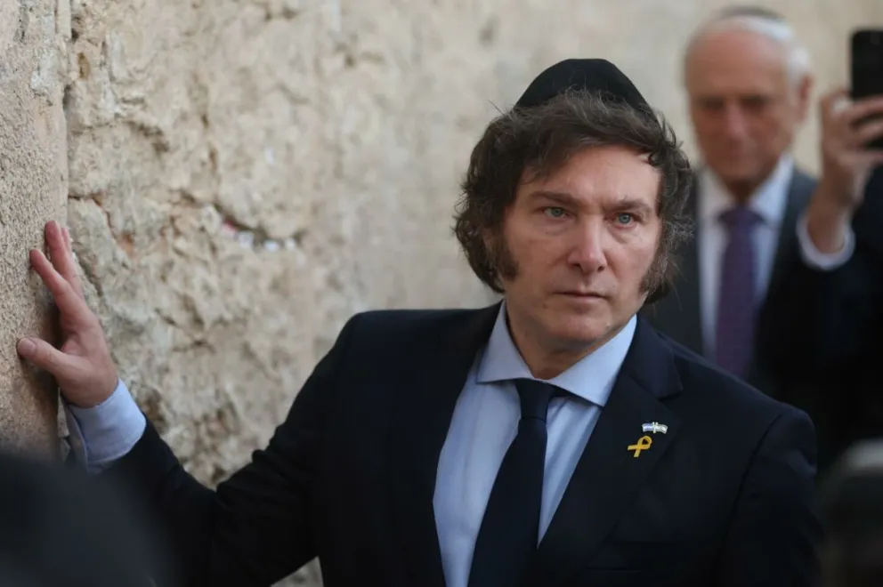 Milei visita un kibutz atacado por Hamas y se reunirá con familiares de rehenes
