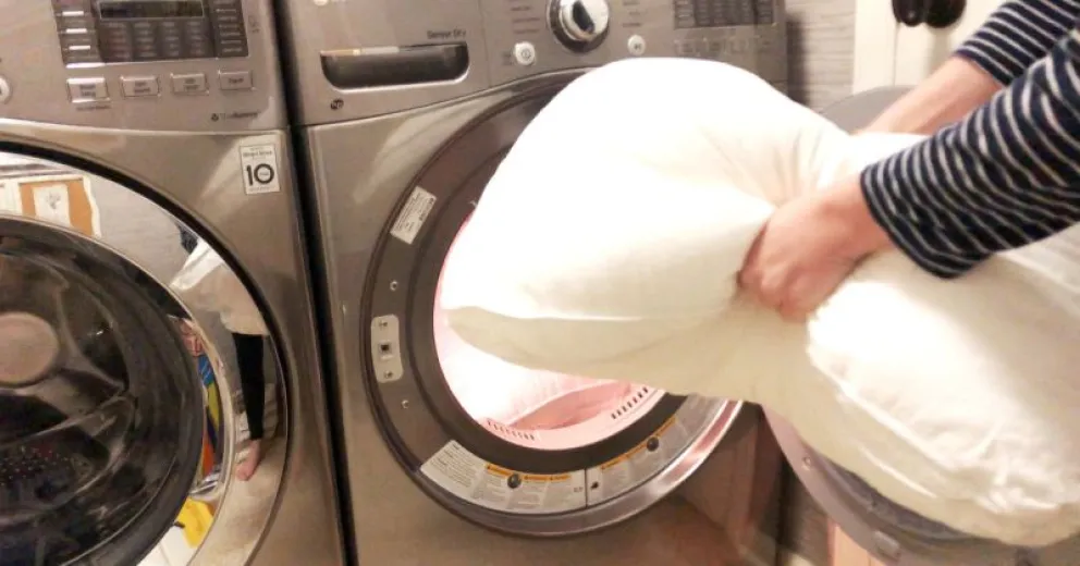 Descubre el truco casero para lavar tus almohadas sin estropearlas