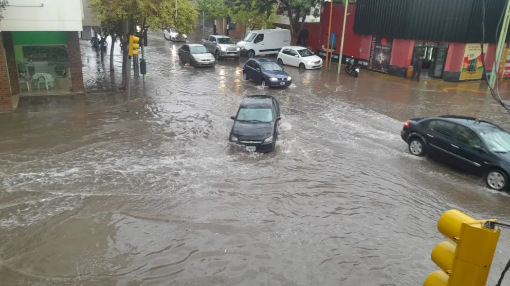 En solo unas horas cayeron 33 milímetros y agosto ya triplicó su promedio de precipitaciones. Foto archivo