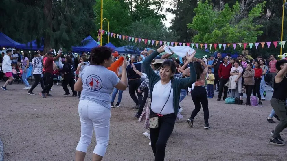 Continúa el Verano Cultural y Deportivo en la ciudad con música y baile en el CCC