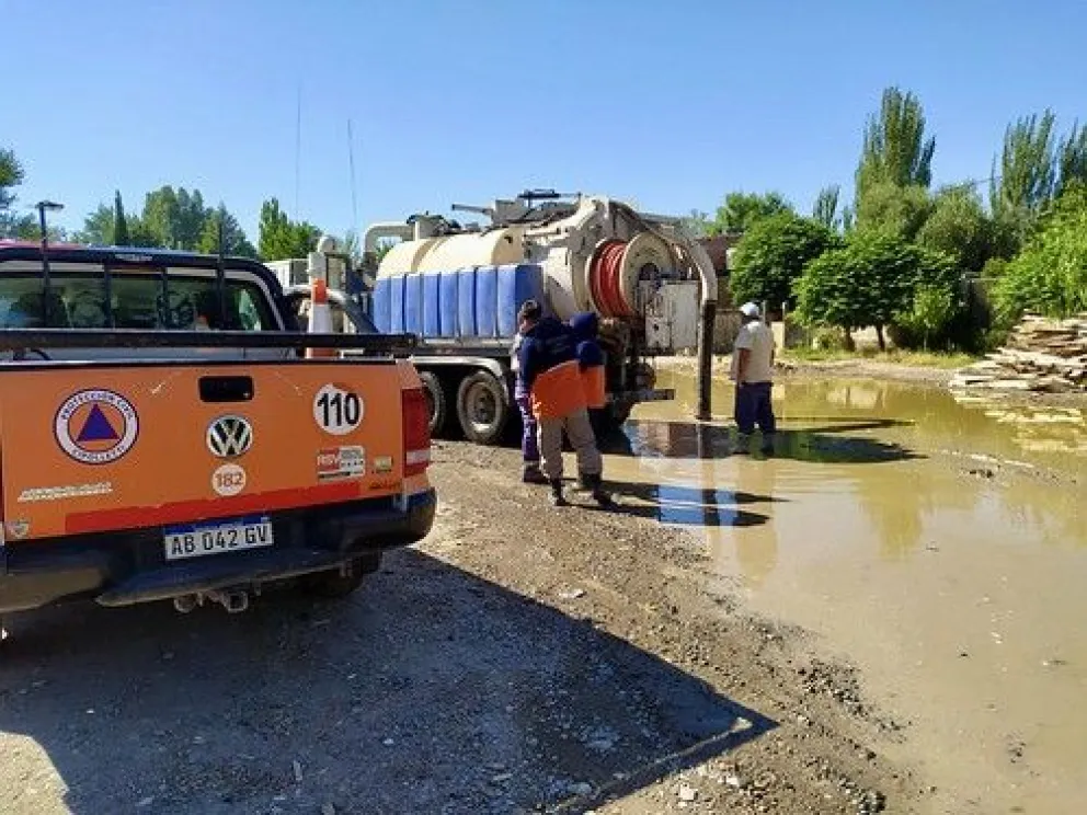 En Cipolletti siguen los trabajos de reparación de calles afectadas por las lluvias