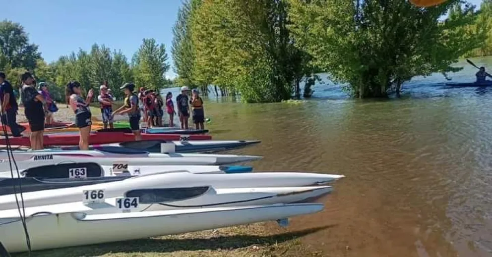 El Alto Valle disfrutó con el primer provincial de canotaje del año