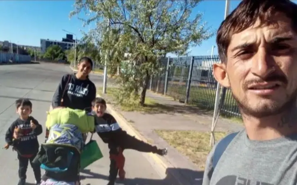 Una familia sanjuanina duerme en la terminal tras ser estafados por un trabajo