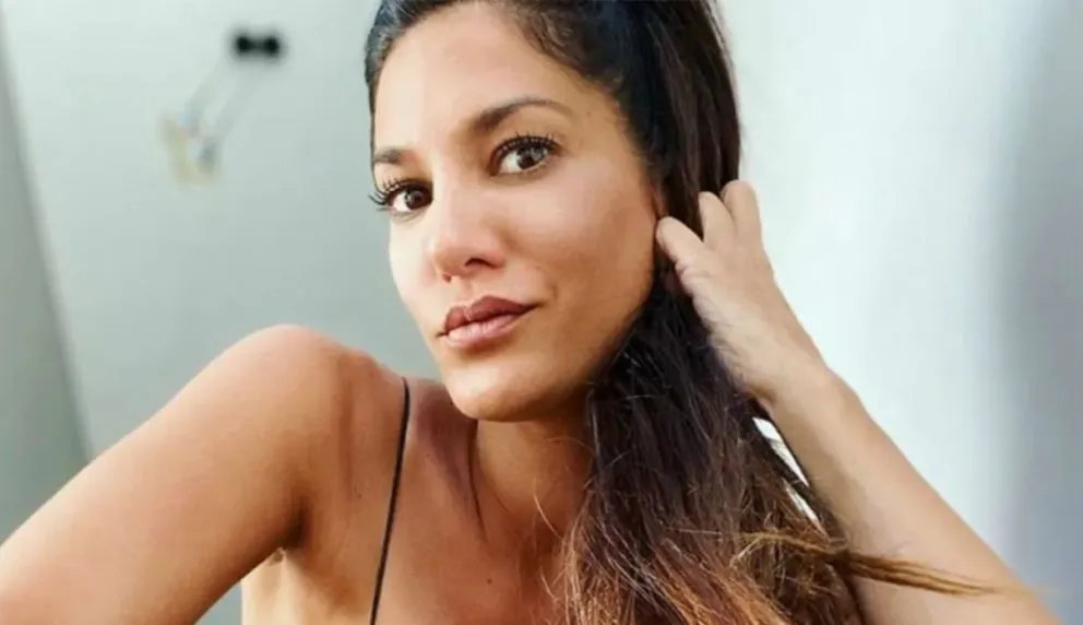 Silvina Escudero despliega sensualidad con su bikini especial por San Valentín