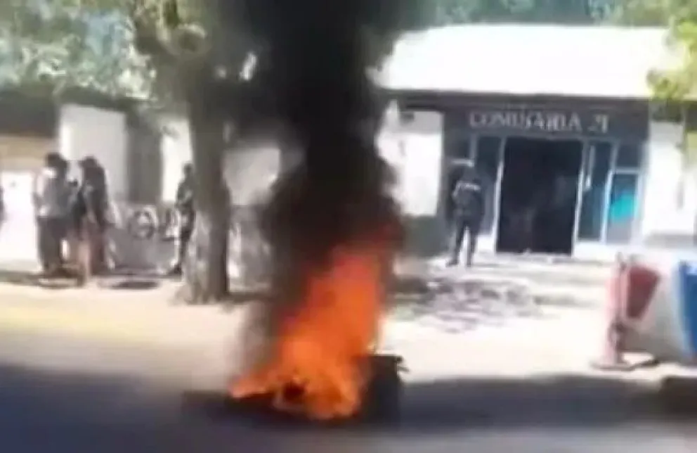 Un nuevo femicidio sacude al Alto Valle: Los familiares pidieron justicia en la comisaría