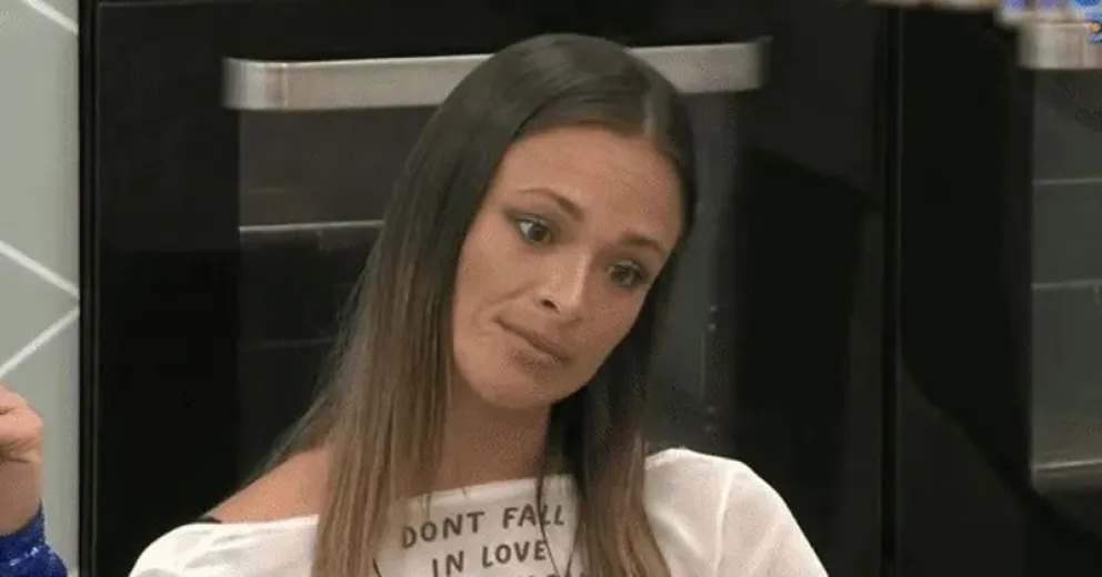 Represalias en la casa de Gran Hermano: Agostina rompe las fotos de sus compañeros