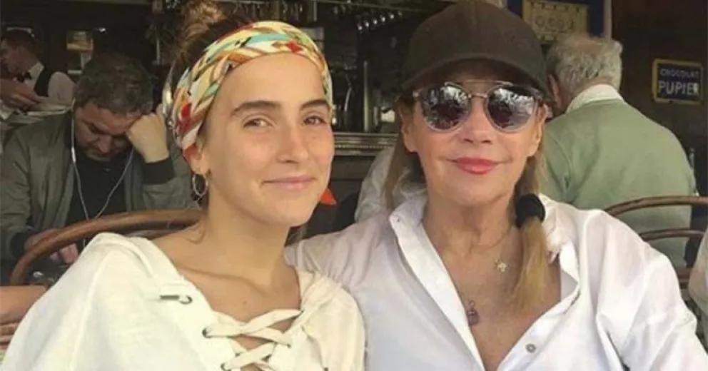 Marcela Tinayre hizo realidad el sueño de su nieta con un jugador de la Selección Argentina