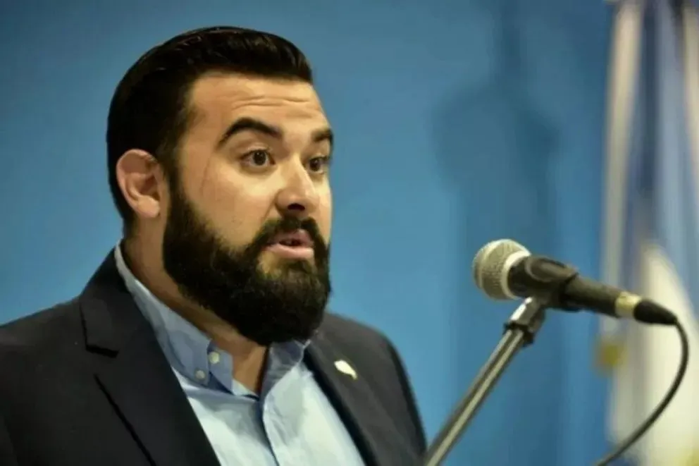 Suárez Colman fue denunciado por falsificación de firmas y robo de documentación pública