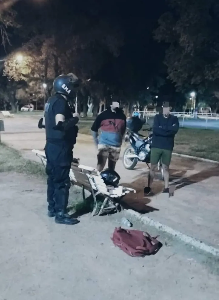  La BMA secuestro envoltorios de marihuana en plena vía pública