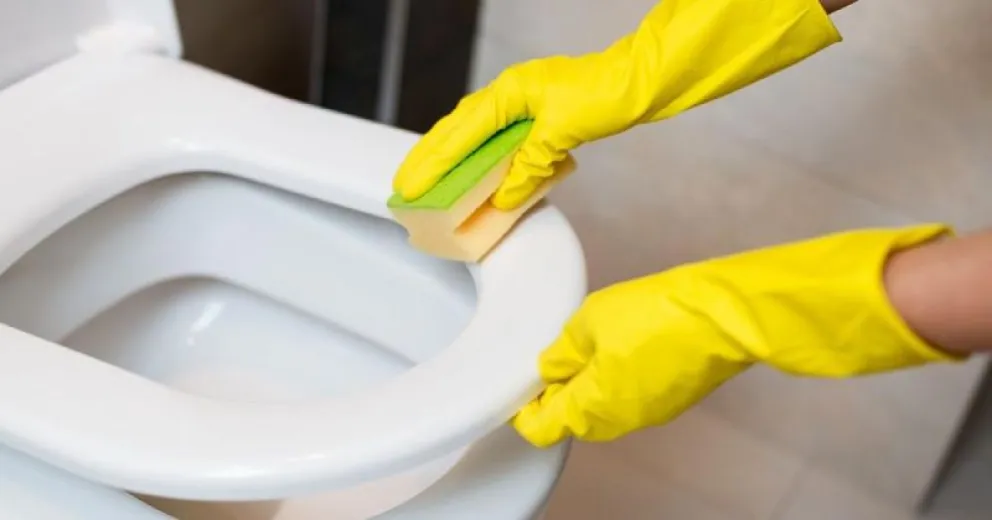 Trucos caseros para una limpieza impecable del baño.