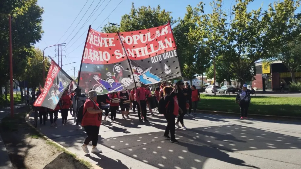 Organizaciones se manifestaron en el puente carretero por la falta de alimentos en los comedores