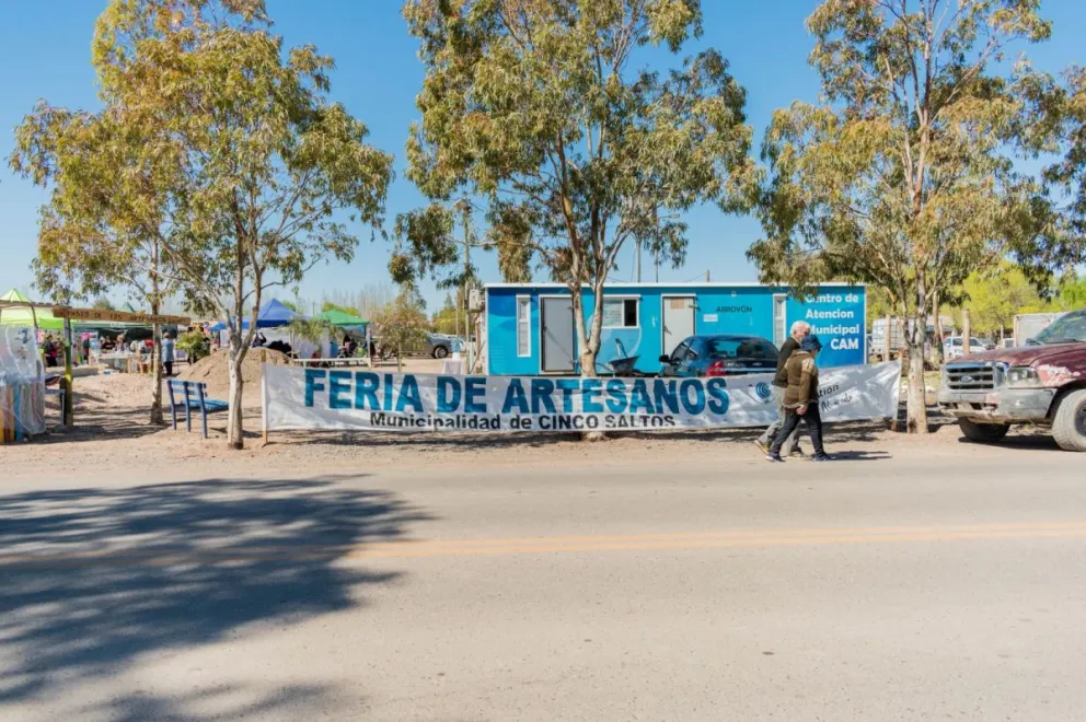 Convocan a emprendedores y artesanos para sumarse a la feria regional