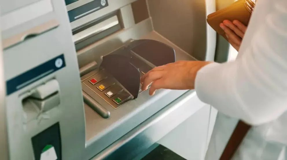 Los bancos anunciaron aumentos de hasta el 100% en el costo de sus servicios