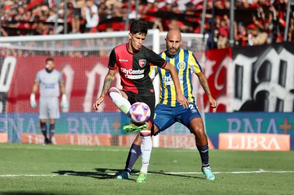 Newell's se enfrenta a Rosario Central: horario, cómo verlo en vivo y formaciones 