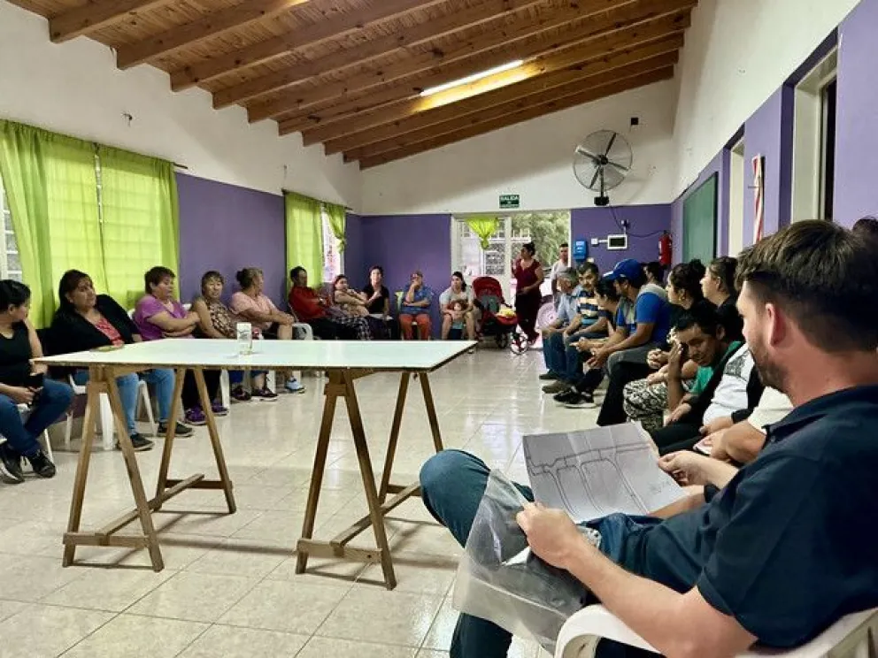 Vecinos de María Elvira se reunieron con el intendente y elevaron una serie de pedidos