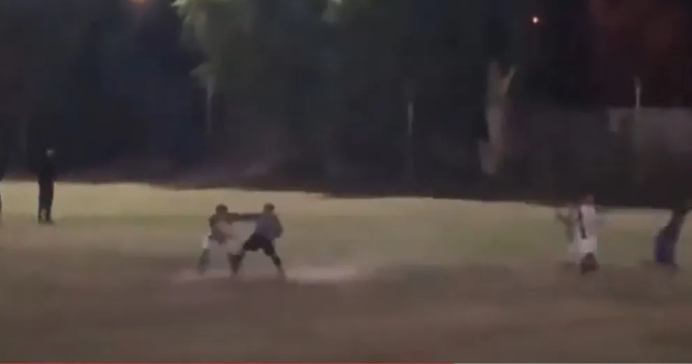 VIDEO: Otra vez a las piñas en un torneo de fútbol en la región del Alto Valle