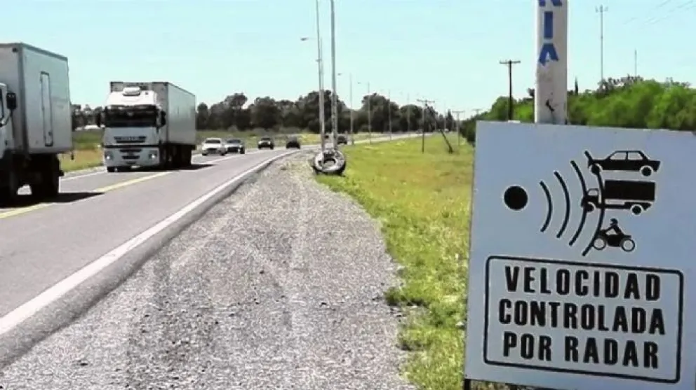 Encontró multas de más de 800 mil pesos en la Ruta 151 y denuncia que no fue informada