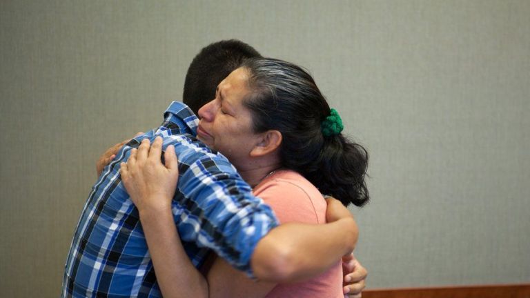 “Mamá”: el conmovedor reencuentro entre una madre y su hijo luego de ...