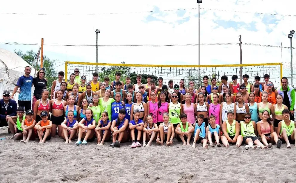 Valle Medio disfrutó del mejor beach vóley, de la mano del Tour Rionegrino