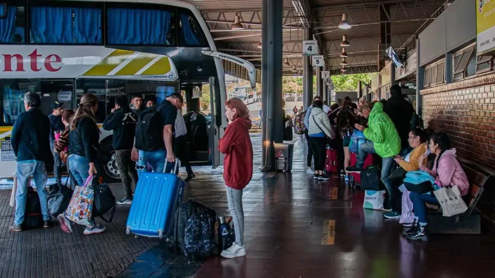 Una niña de 12 años podrá viajar al exterior: su padre está condenado a 12 años de prisión