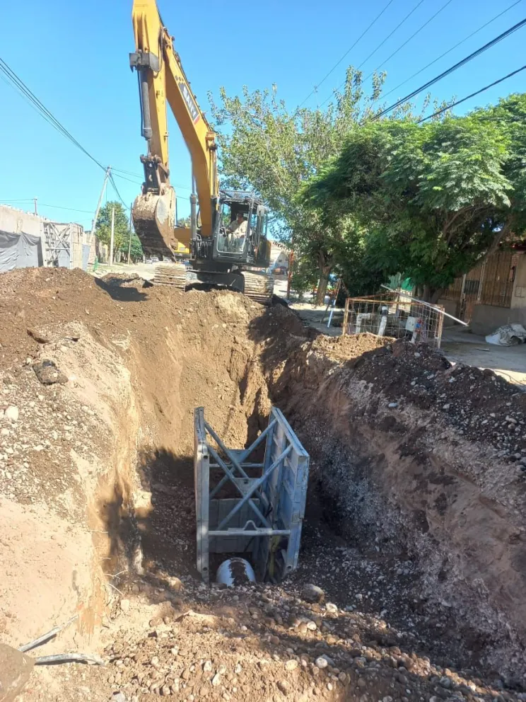 Avanza a buen ritmo la obra cloacal en Cipolletti