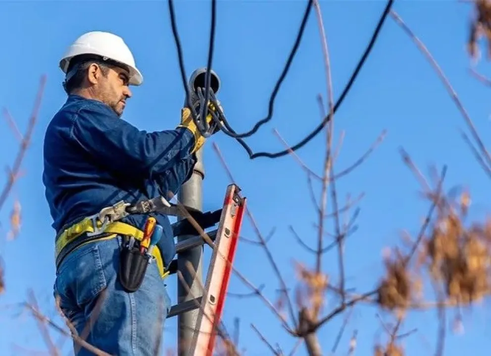 ¡Atención! Anunciaron cortes de energía en dos localidades del Alto Valle, acá te contamos los detalles 