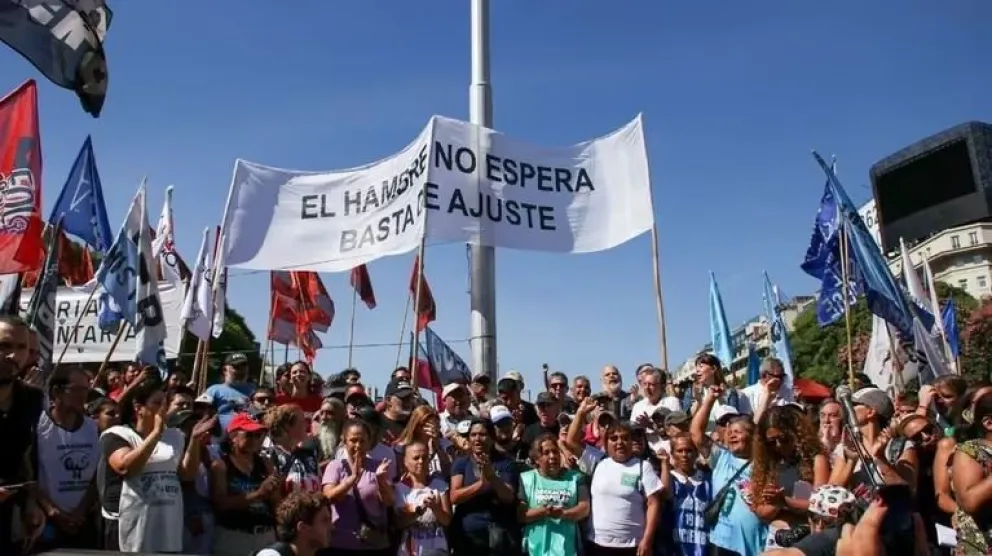Organizaciones sociales convocan a una movilización durante el discurso de Milei en el Congreso