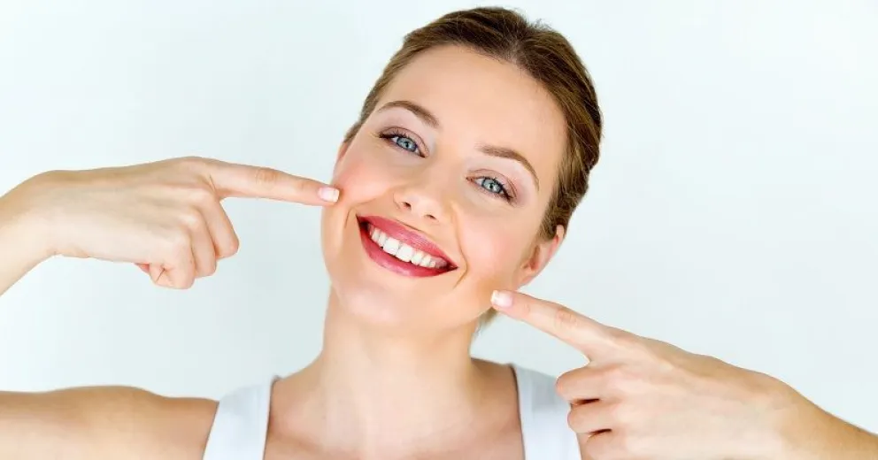 Cuida tu sonrisa: tips para eliminar el sarro de tus dientes