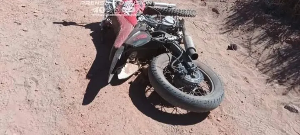 Dos niños se encuentran en grave estado tras caer de una moto