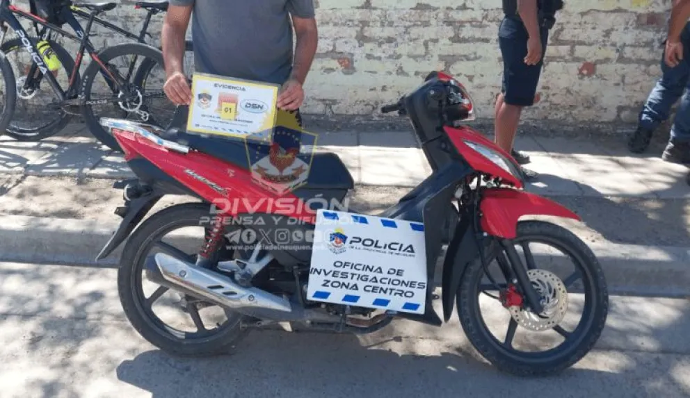 Desarticularon un intento de venta ilegal: Dos jóvenes demorados por ofrecer motocicleta robada a cambio de 300.000 pesos
