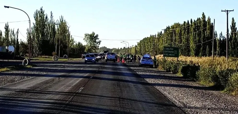   Choque entre camioneta petrolera y una moto en la Ruta 151: un motociclista resultó herido 
