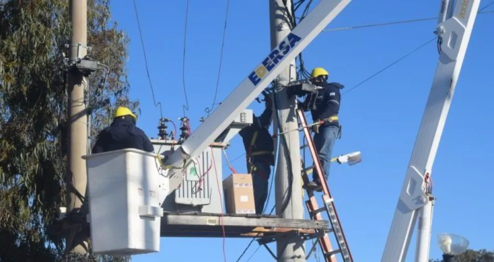 Vecinos del barrio Mercantil se quedaron sin luz por el robo de cables