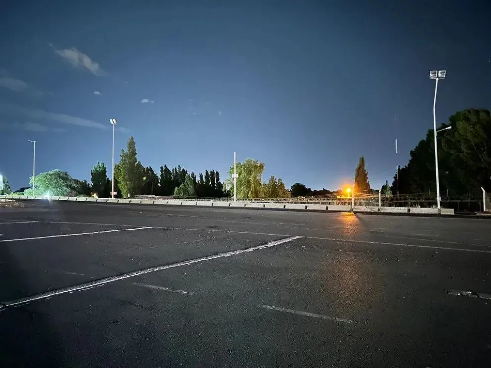 Llega la iluminación al puente carretero y al ingreso de la ciudad