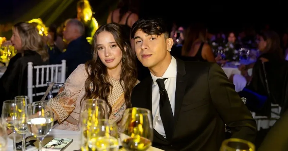 En medio de los rumores, Rusherking y Ángela Torres confirman su relación