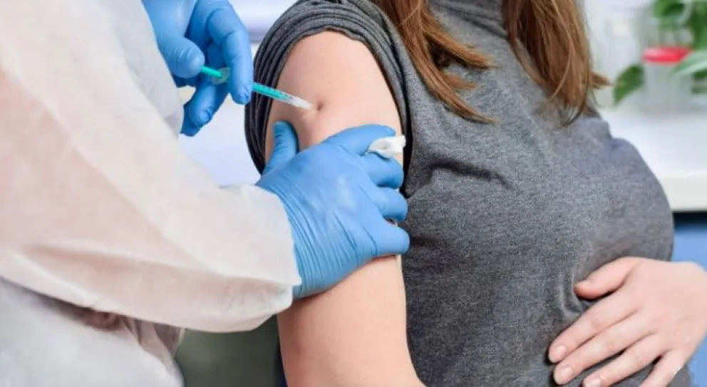 Comenzó la vacunación para embarazadas para prevenir el  Virus Sincicial Respiratorio 
