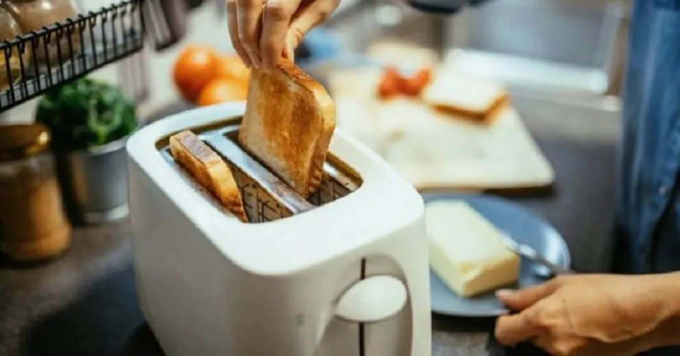 El truco efectivo para limpiar tu tostadora y prolongar su vida útil