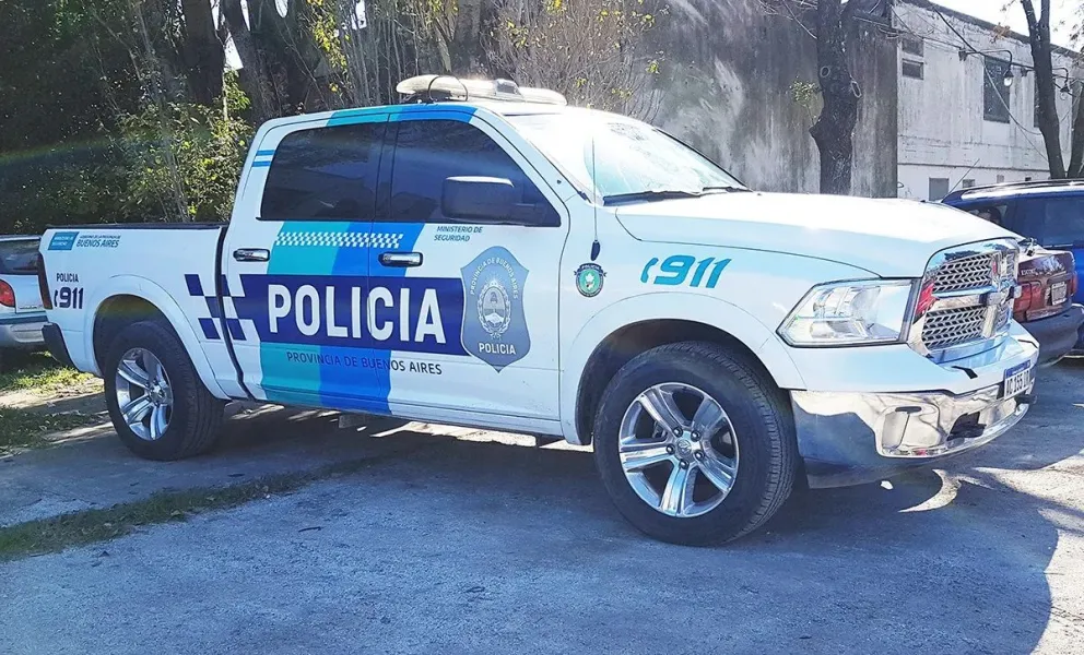 Quiso entrar a robar y terminó con la reja clavada en su pierna