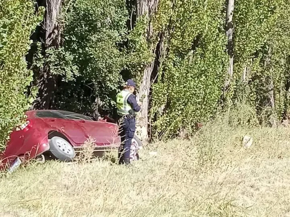 Una mujer protagonizó un fuerte accidente en la ruta chica