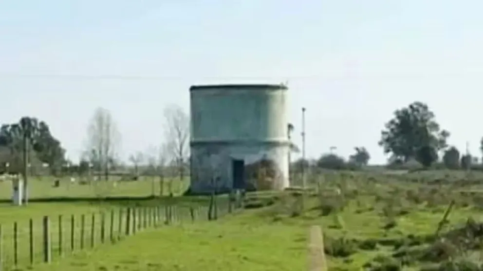 Un operario se desvaneció, cinco vecinos intentaron rescatarlo y todos murieron