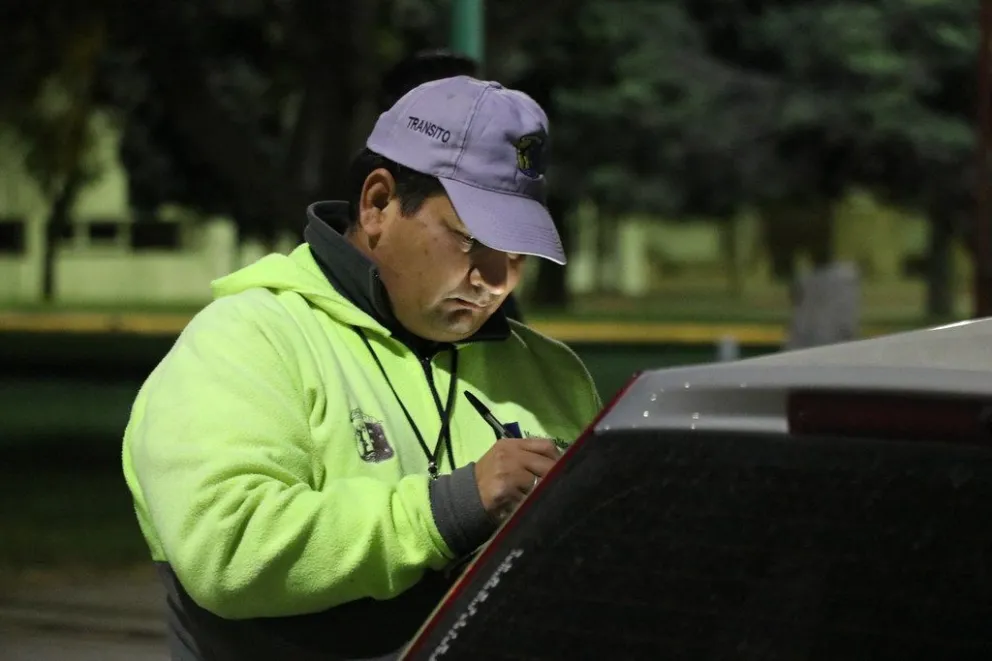 Controles y alcoholemia durante el fin de semana en la ciudad: se retuvieron 18 vehículos