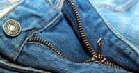 Los trucos caseros para evitar el descenso del cierre del pantalón