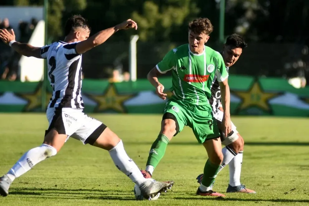 Dura derrota para el Albinegro en su debut en el Federal A